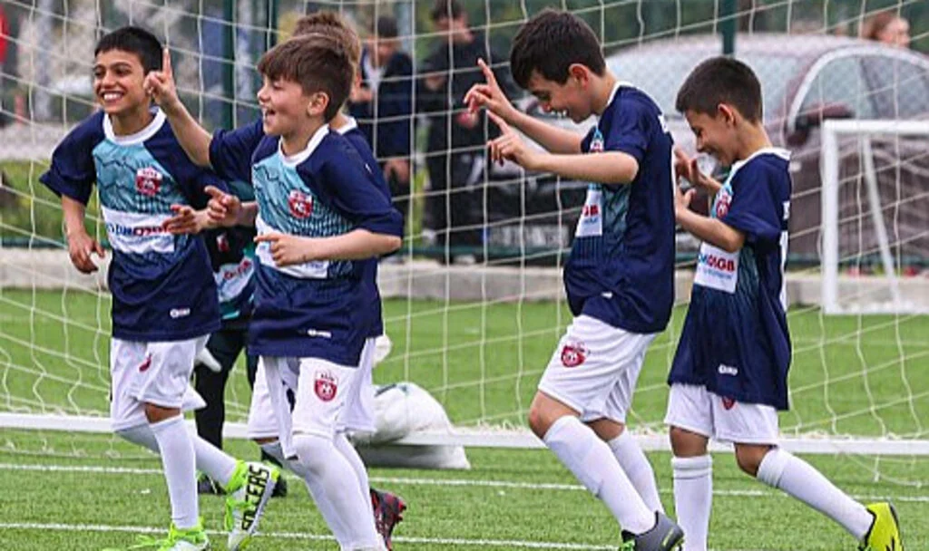 Geleceğin Yıldızları Samsun’da Sahaya Çıktı