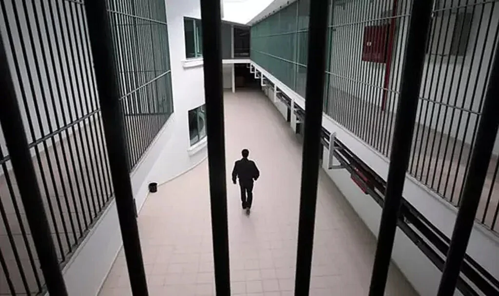 İnfaz Yasası Değişiyor... Ceza Sınırı 5 Yıla Çıkacak