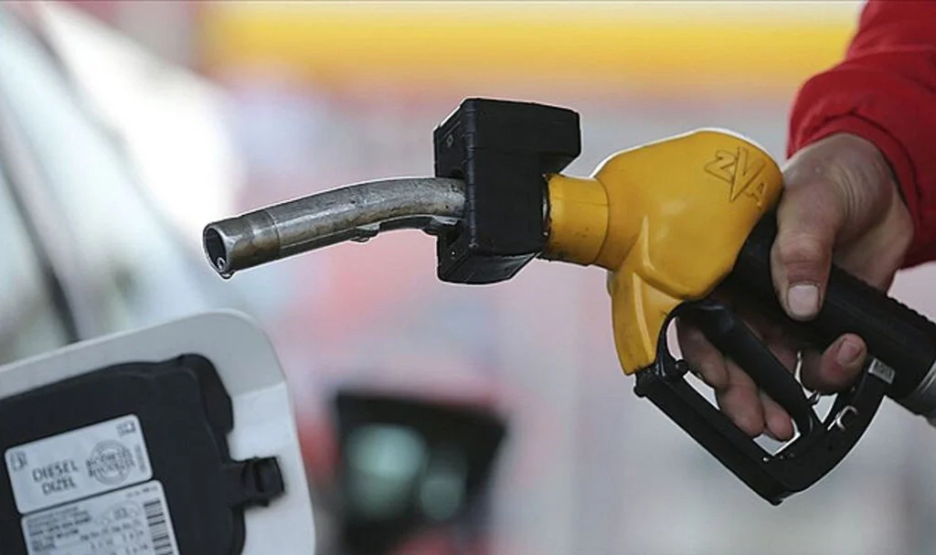 Motorinden Sonra Benzine de İndirim Geliyor