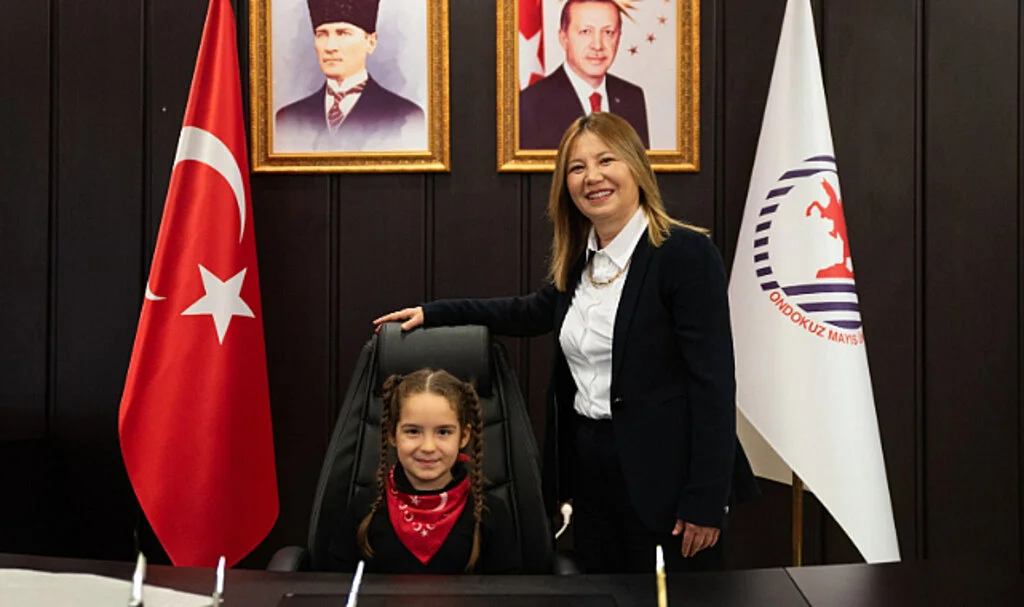 OMÜ Rektörü Koltuğunu Minik Ada’ya Devretti