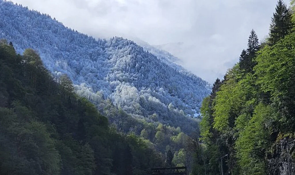Rize’de Bahar ve Kış Aynı Anda Yaşanıyor