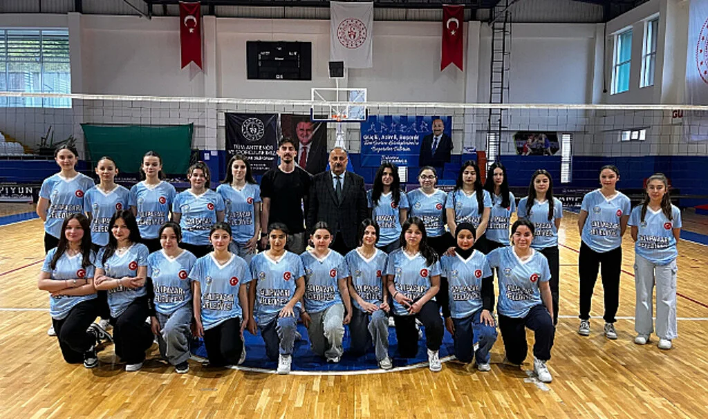 Salıpazarı Belediyesi Başkanı Karaca Sporcularla Bir Araya Geldi