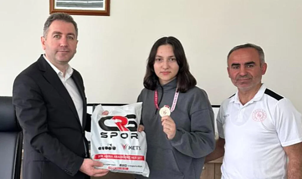 Salıpazarlı Şampiyon Beyzanur'un Yeni Hedefi Türkiye