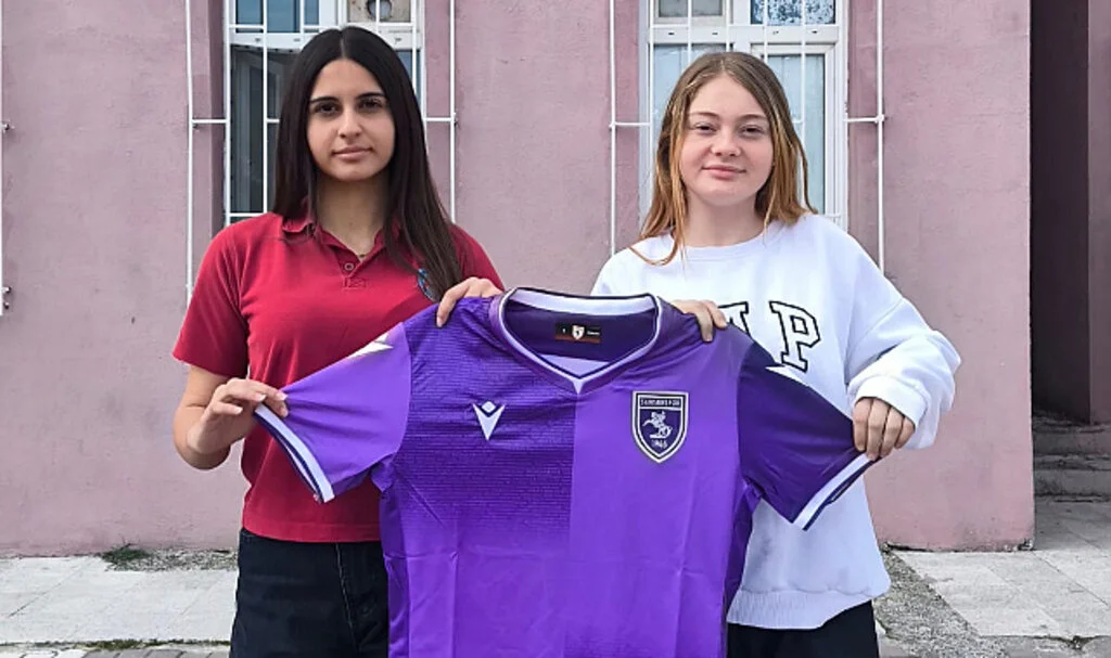 Şampiyon Kızlara Samsunspor'dan Mor Forma Sürprizi