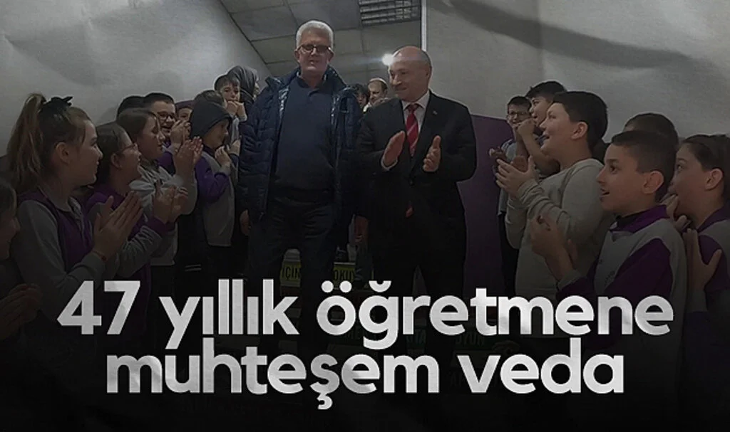 Samsun'da 47 Yıllık Öğretmene Muhteşem Veda: Gözyaşlarını Tutamadı!