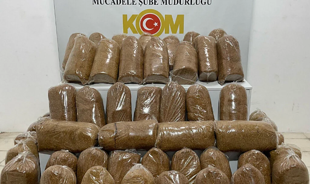 Samsun'da Kaçakçılığa Darbe: 240 Kilo Tütün Ele Geçirildi