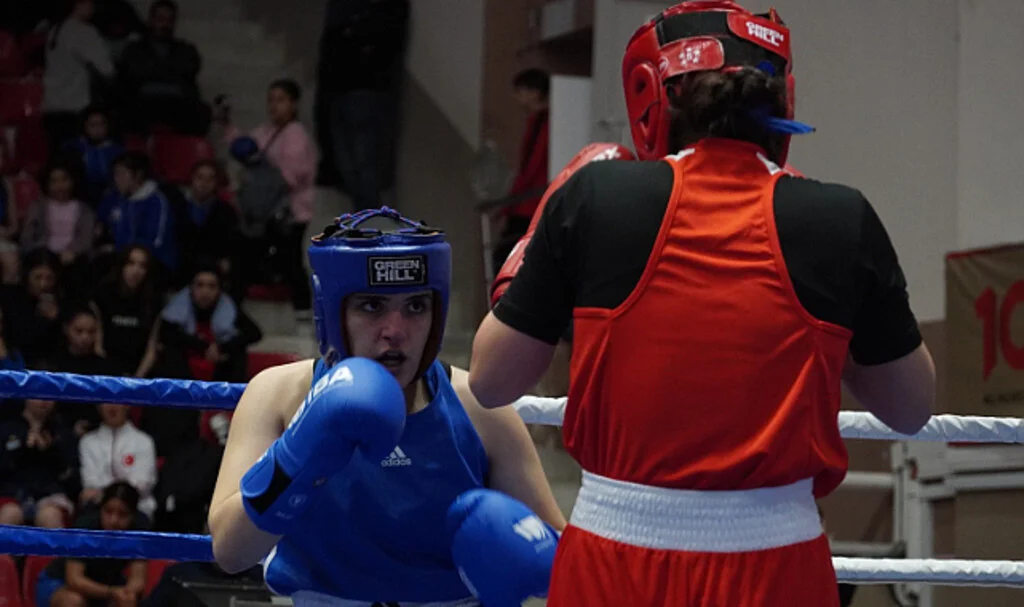 Samsun’da Kadınlar Türkiye Boks Şampiyonası Başladı