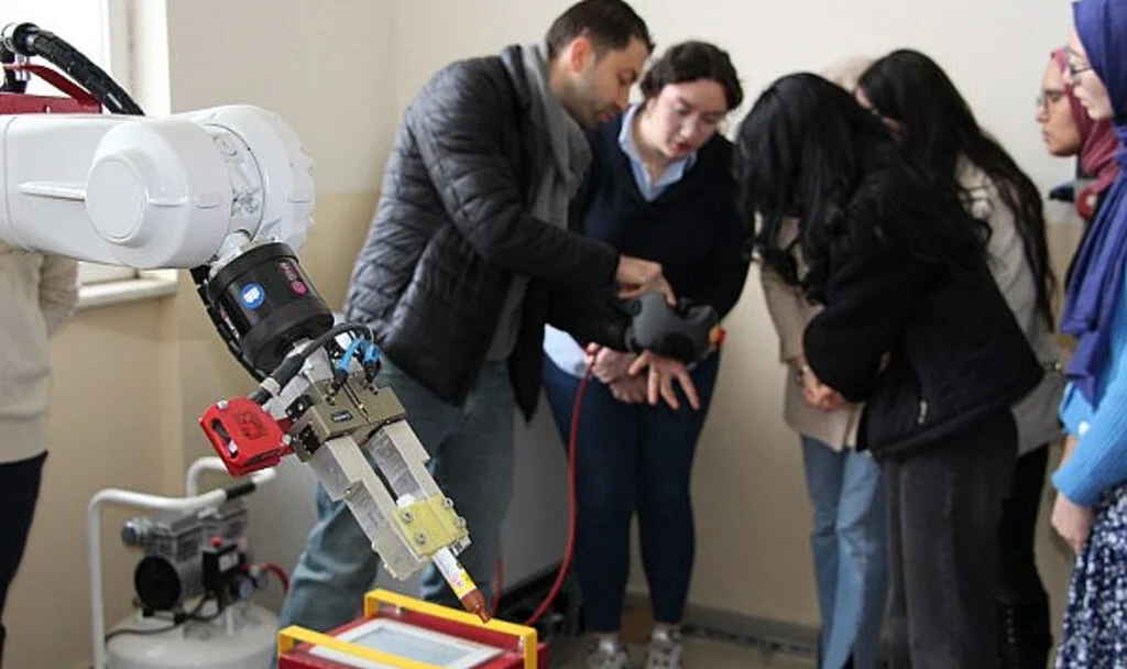 Samsun’da Kadınlara Robot Operatörlüğü Eğitimi