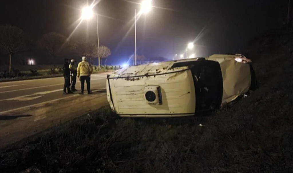 Samsun’da Kamyonet Devrildi: 1 Yaralı, Sürücü Kaçtı