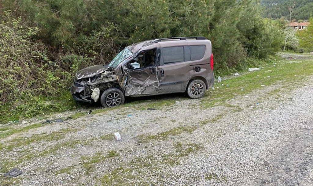 Samsun’da Kamyonla Çarpıştı: 2’si Çocuk 5 Kişi Yaralandı