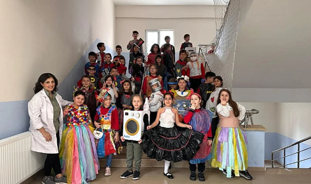 Samsun’da Miniklerden Geri Dönüşüm Defilesi
