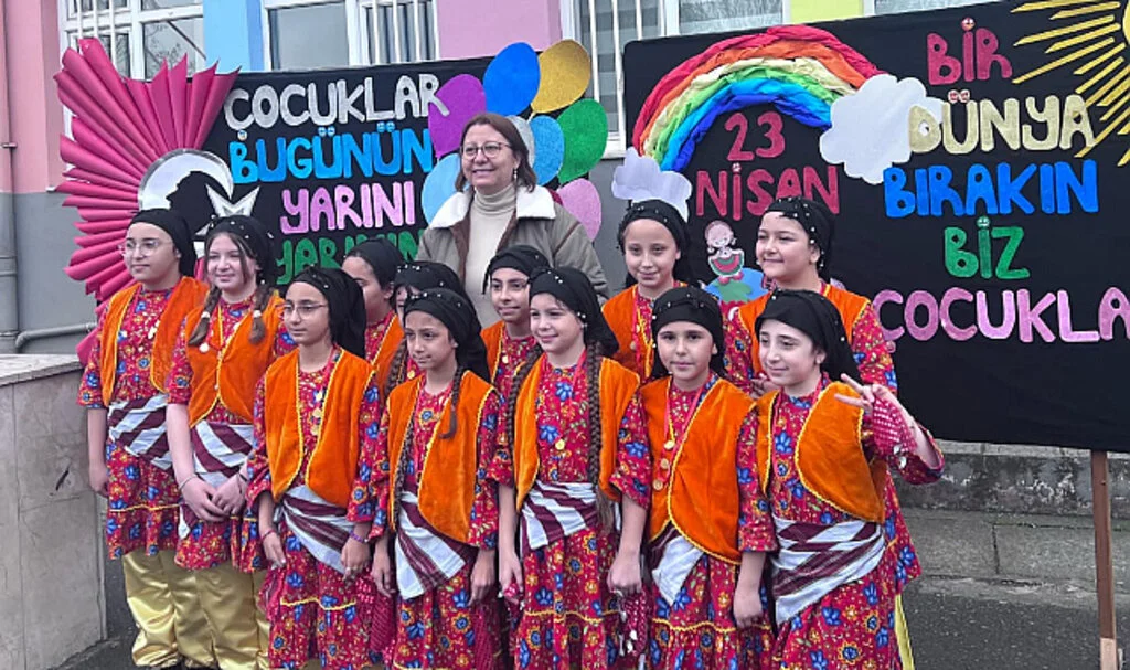 Samsun'da Muzaffer Barışyurt İlkokulu’ndan 23 Nisan’da Renkli Gösteri