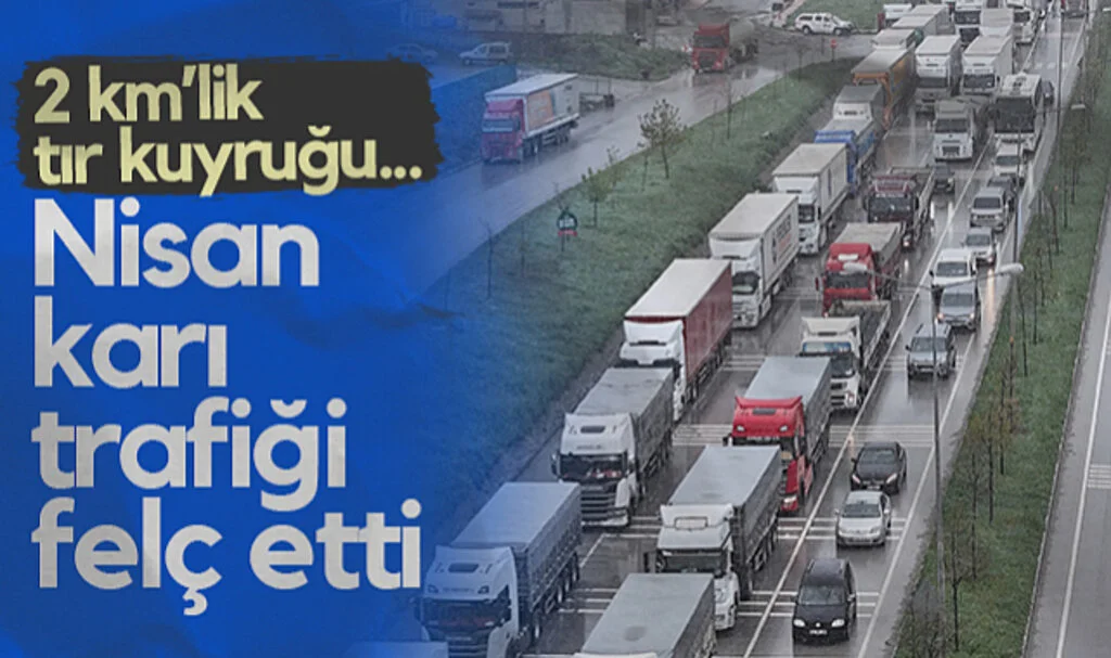 Samsun’da Nisan Karı Ulaşımı Felç Etti! 2 Kilometrelik Kuyruk Oluştu...