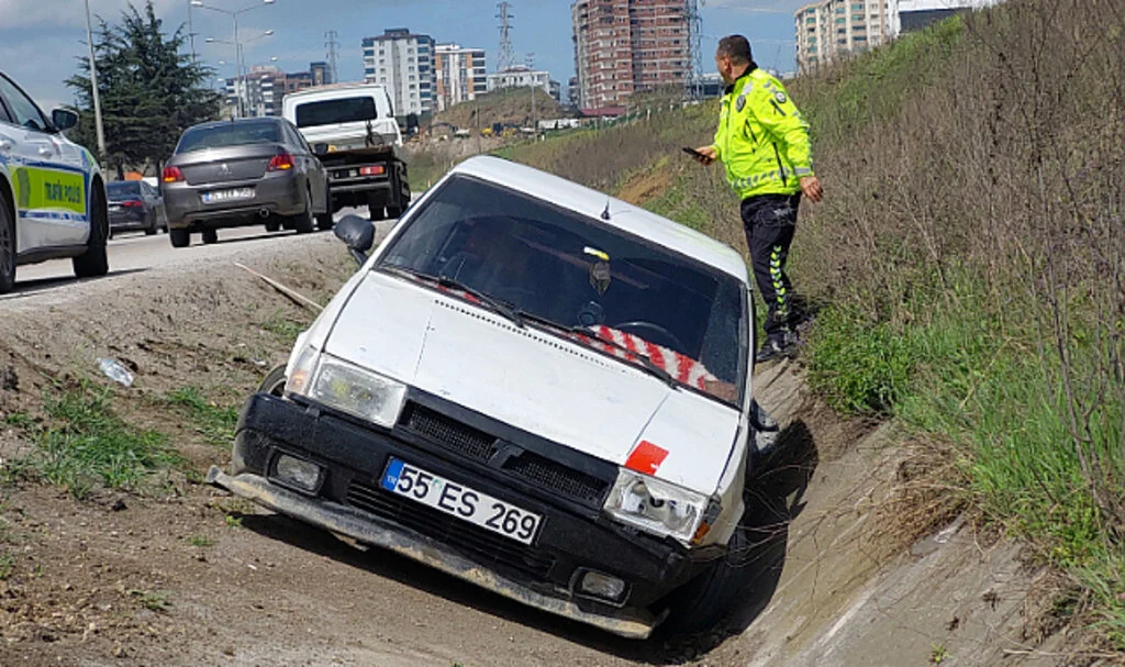 Samsun’da Otomobil Su Kanalına Uçtu: 1 Kişi Yaralandı