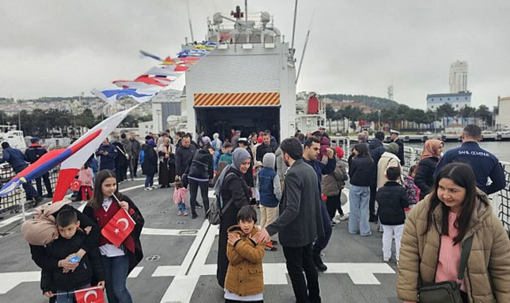Samsun'da Şehit ve Gazi Çocukları 23 Nisan'ı TCSG Dost Gemisi'nde Kutladı
