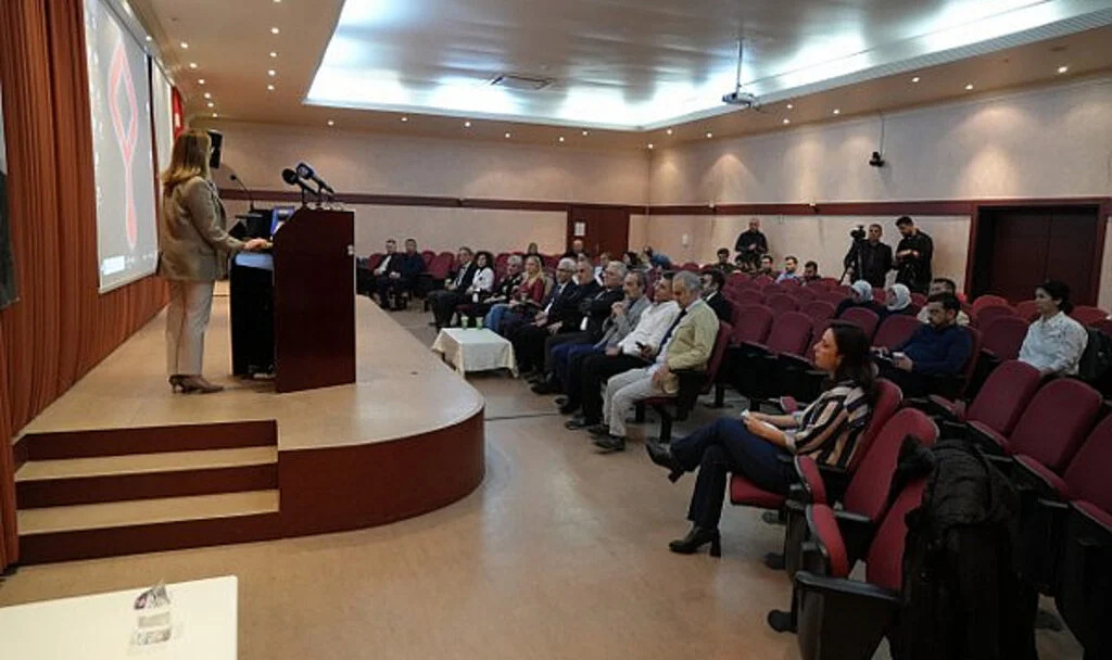 Samsun'da Uzmanlardan Uyarı: Ağrı Pili Her Derde Deva Değil