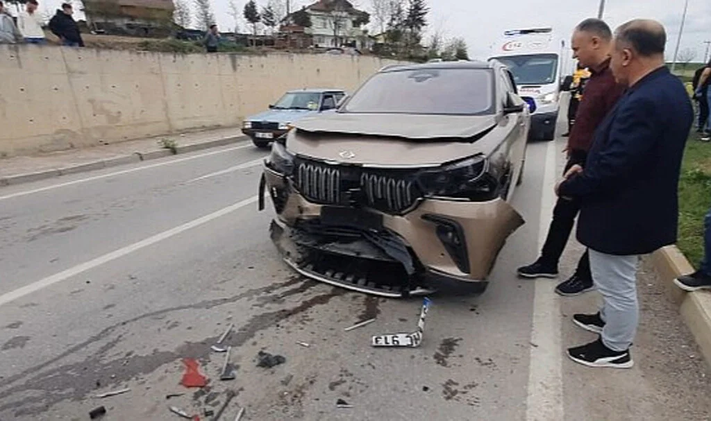Samsun'da Zincirleme kaza! 3 Araç Birbirine Girdi