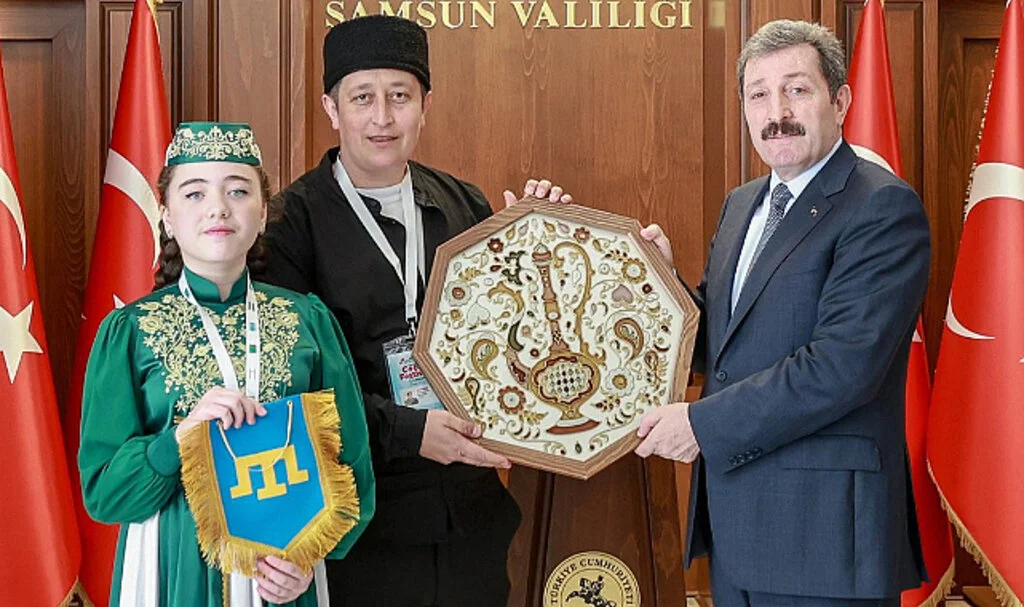Samsun Valisi Orhan Tavlı'ya Kültürel Hediye