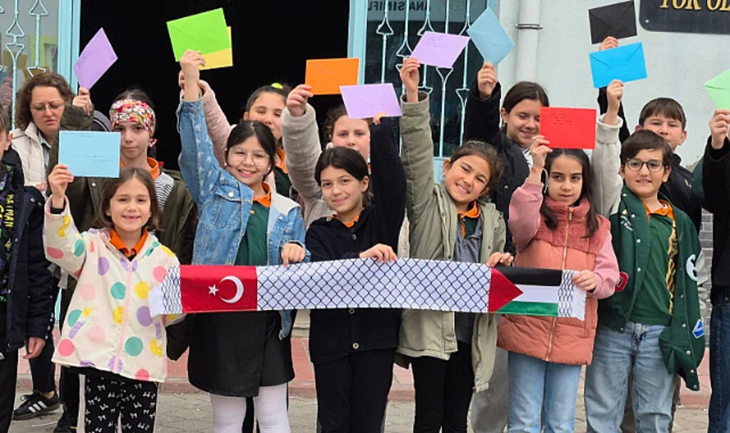 Samsunlu Öğrencilerden UNICEF'e Barış Mektupları