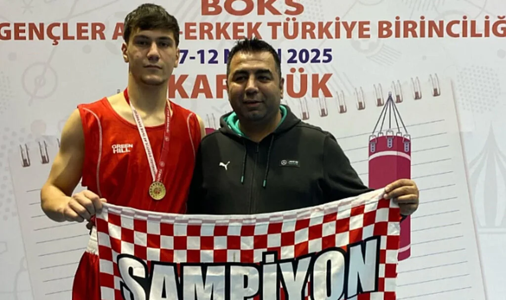 Samsunsporlu Boksör Yasin Metehan Baş Şampiyon Oldu