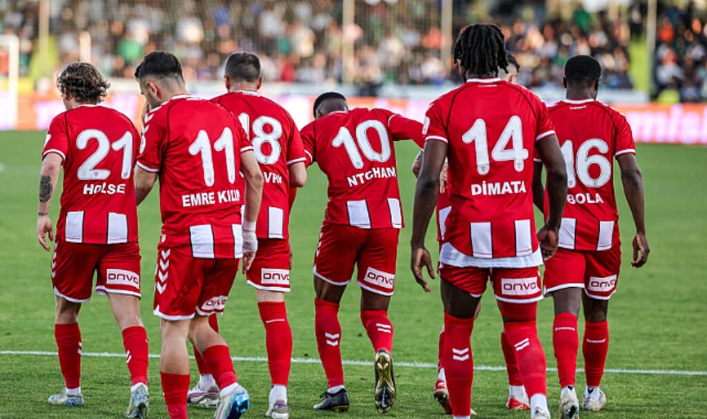 Süper Lig'de 33. Hafta: Samsunspor, Galatasaray, Fenerbahçe ve Beşiktaş 3 Puanla Kapattı