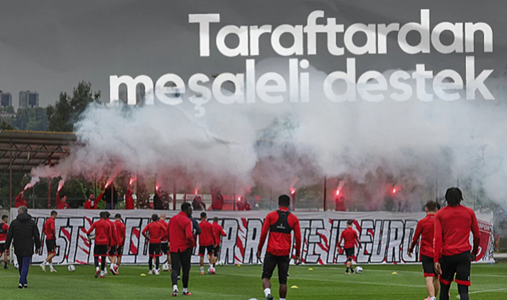 Taraftardan Samsunspor’a Meşaleli Destek