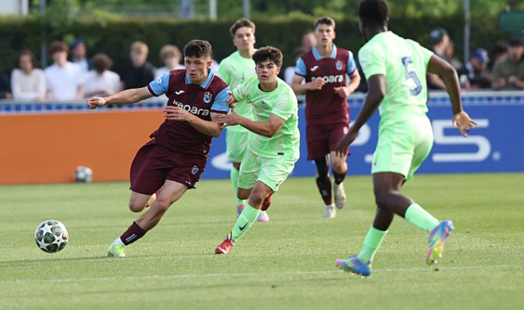Trabzonspor U19 Finalde Barcelona'ya 4-1 Mağlup Oldu