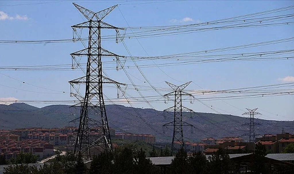 Türkiye'de Elektrik Kayıp-Kaçak Oranı Yüzde 10’un Altına Düştü