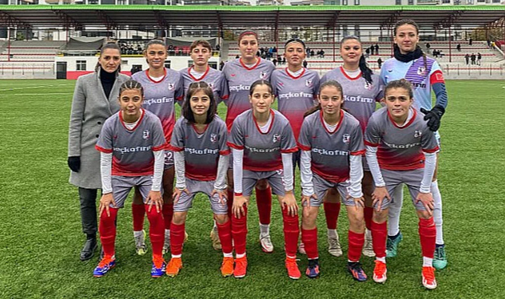 Yab-Pa Kadın Futbol Takımı Tuzla Deplasmanında