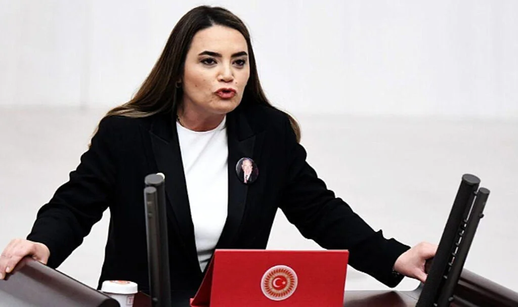 Ayyüce Türkeş’e Babasının Kabrinde Saldırı