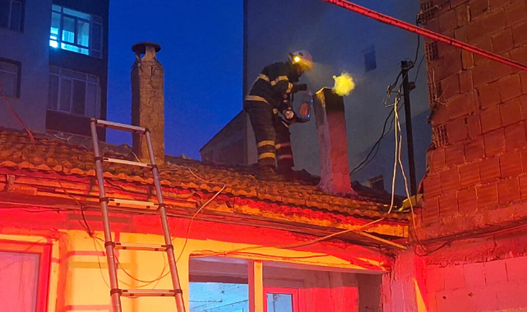 Bafra’da Müstakil Evde Baca Yangını