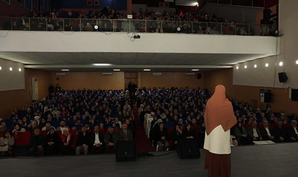 Bafra’da Sigara ve Uyuşturucuya Karşı Aile Semineri