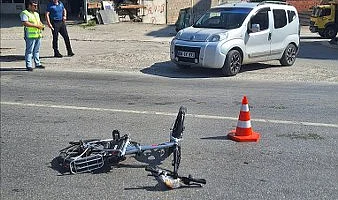 Bafra’da Trafik Kazası! Elektrikli Bisiklet Sürücüsü Hastanelik Oldu