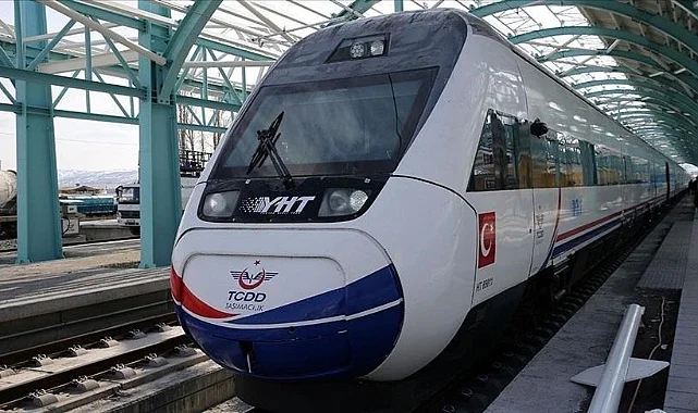 Bayrama Özel Tren Seferleri: 10 Binden Fazla Ek Yolcu Kapasitesi!