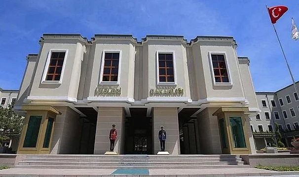 Büyükşehir İlçelerine Kaymakam Yerine Vali mi Atanacak? İçişleri Bakanlığı Noktayı Koydu