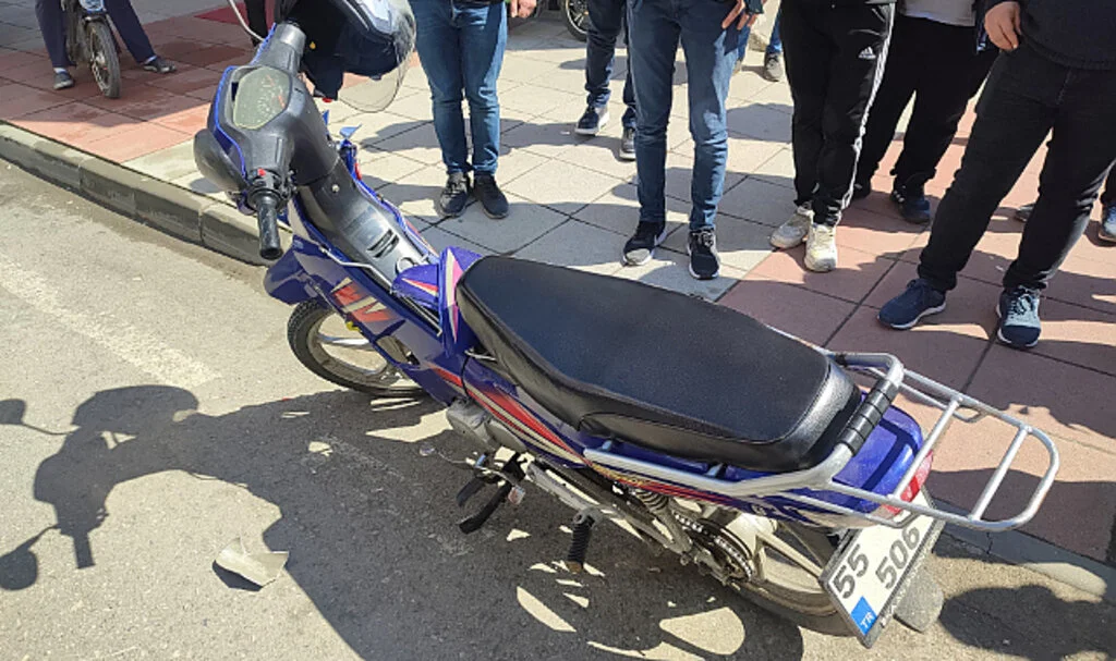 Çarşamba’da Araçla Çarpışan Motosiklet Sürücüsü Yaralandı