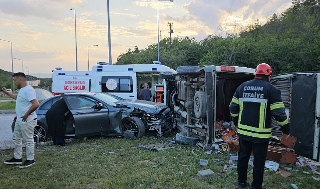 Çorum-Samsun Yolunda Kaza: 4 Kişi Yaralandı
