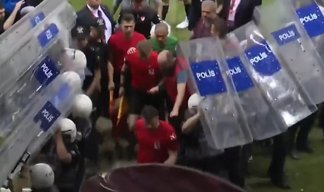 Elazığspor-Vanspor Maçında Skandal! Yardımcı Hakemin Yaralandı, Maç Tatil Edildi