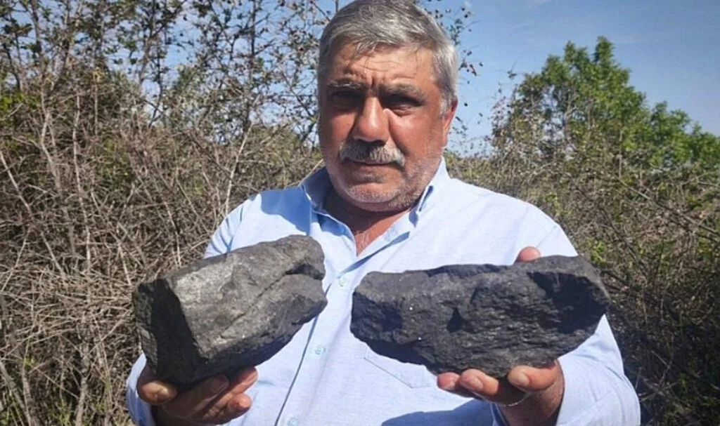 Göktaşı Şüphesi: Anneler Günü’nde Bahçeye Düştü