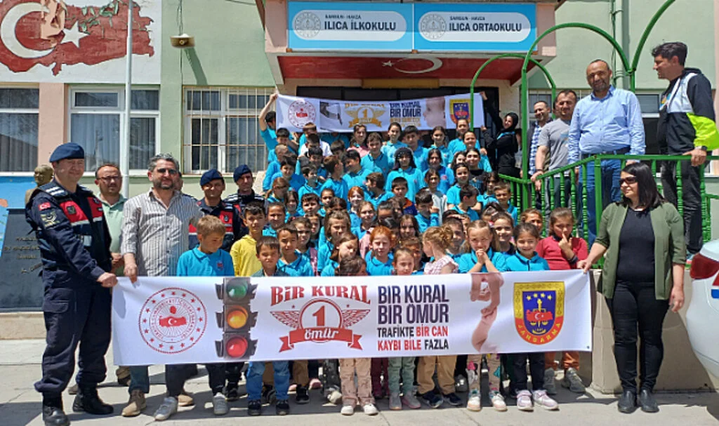 Havza’da Jandarmadan Miniklere Trafik Dersi