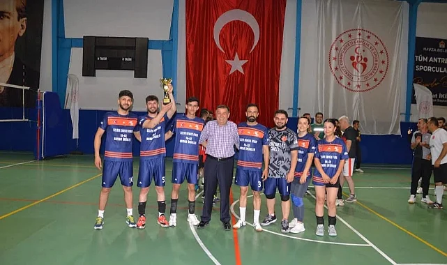 Havza’da Nefes Kesen Voleybol Finali! Ilıca Pazarı Traktör Şampiyon Oldu...