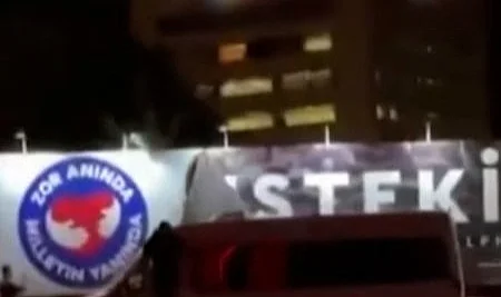 İmamoğlu'nun Görüntüsü ve Sesi Sonrası Afişler de Silindi