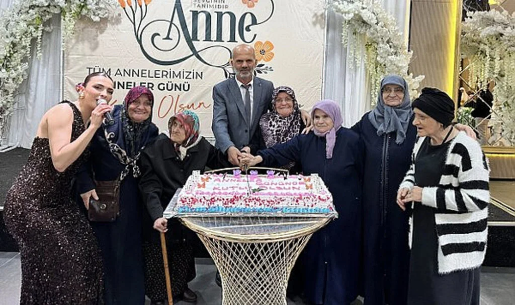 Ladik Belediyesi'nden Anneler Günü Etkinliği