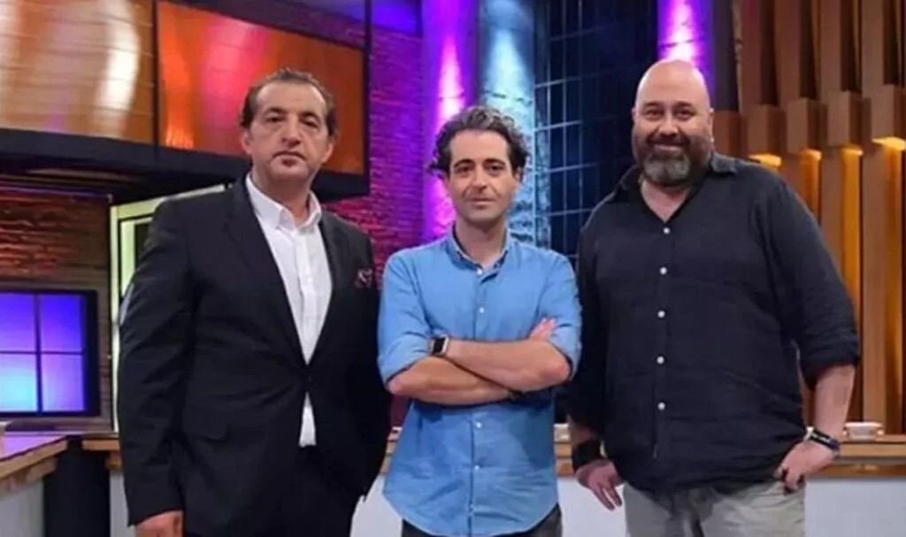 MasterChef Jürisi CHP'ye Katıldı! Rozetini Gökan Zeybek Taktı
