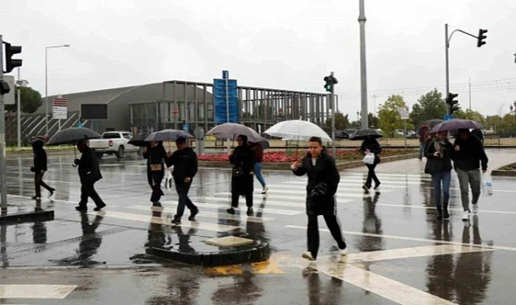 Meteoroloji Uyardı: Yağış ve Fırtına Geliyor