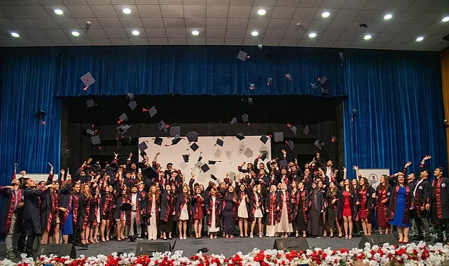 OMÜ’de Mezuniyet Coşkusu Veteriner Fakültesiyle Başladı