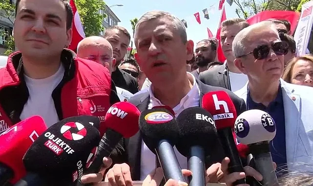 Özgür Özel Gençlik Yürüyüşü’nde Konuştu