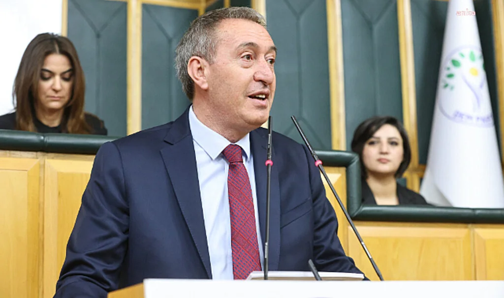 PKK'nın Feshi Sonrası DEM'den Bayram Öncesi Çağrı