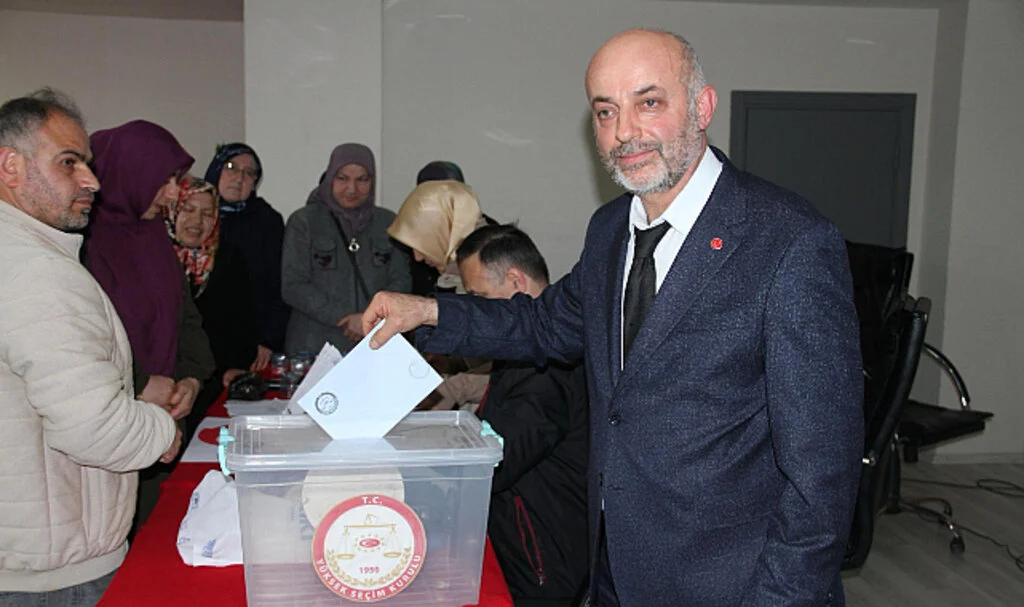 Saadet Partisi Çarşamba İlçe Başkanlığı’nda İbrahim Seven Güven Tazeledi