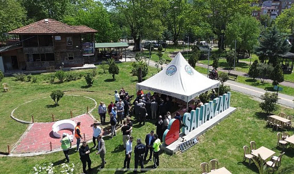 Salıpazarı’nda Anneler Gününü Doğada Kutladı